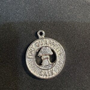 Silver Fort Quapelle Charm